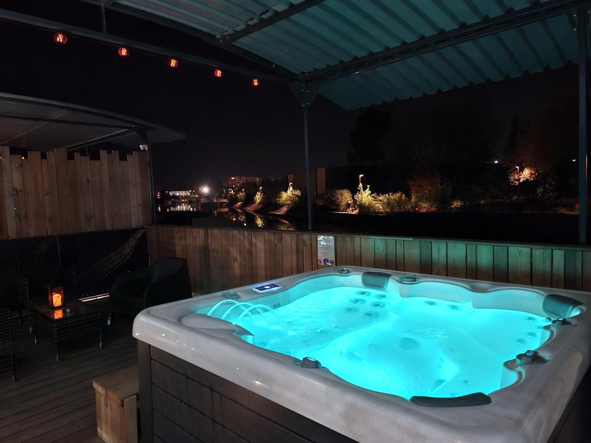 شقة La Peniche De Fabrice Avec Jacuzzi Privatif ستراسبورغ المظهر الخارجي الصورة